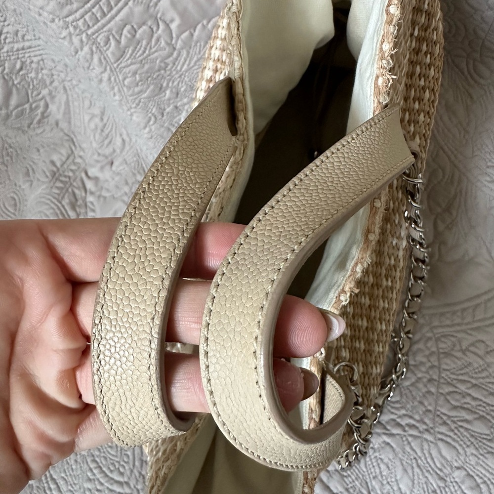 Chanel Basket Raffia tote - Picture 9 of 17